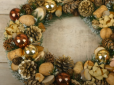Не поступається дизайнерському і коштує копійки: Як зробити новорічний вінок своїми руками