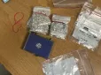 В автобусі, що їхав з Польщі до Києва, виявили 28 тис. ... діамантів (фото)