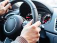 Водіям на замітку! Чому сучасним автомобілям не можна довго працювати на холостих обертах