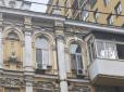 Останній Пушкін: У Києві з історичної будівлі невідомі демонтували погруддя російського поета