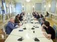 Зеленський на закритій зустрічі зі 