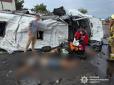 Жахлива ДТП на Миколаївщині забрала життя 12 людей. Винуватець намагався втекти з місця злочину (фото, відео)