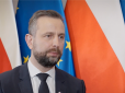 Уславлений своїми скандальними заявами про УПА та Україну загалом міністр оборони Польщі збирається в гості на Волинь